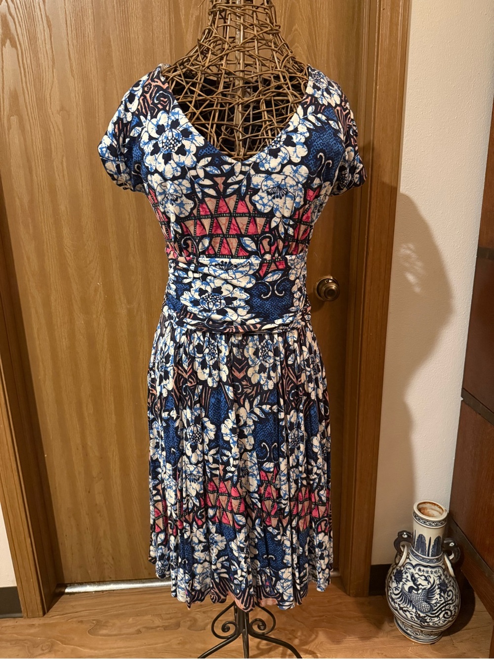 Anthropologie Meadow Rue Batik Gardenia Abstract Floral Jersey Dress Small